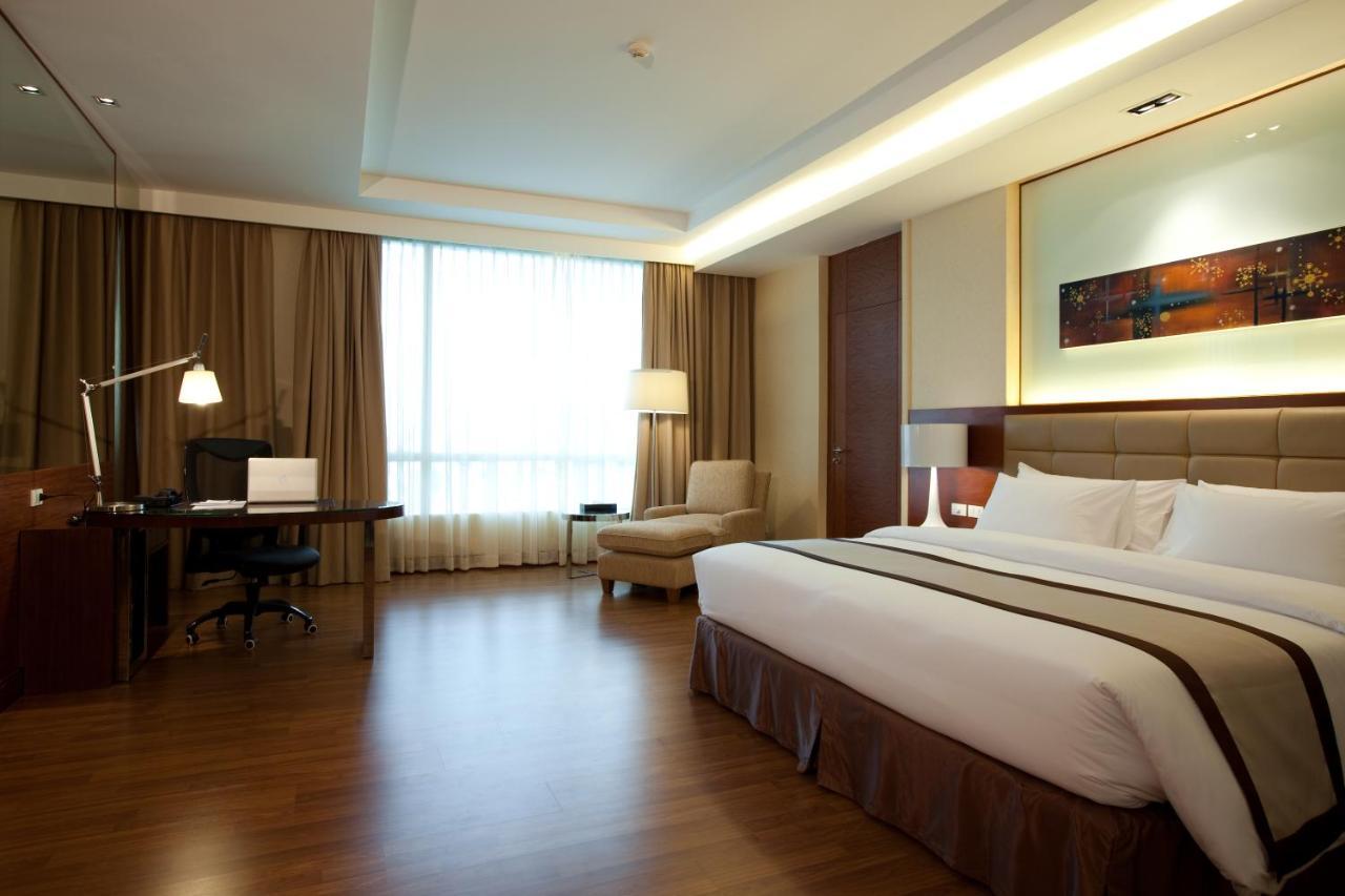 The Grand Fourwings Convention Hotel Bangkok Room photo